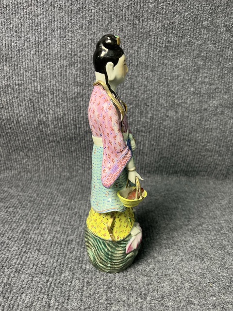 古玩陶瓷粉彩侍女塑像拍賣，當前價格1688元