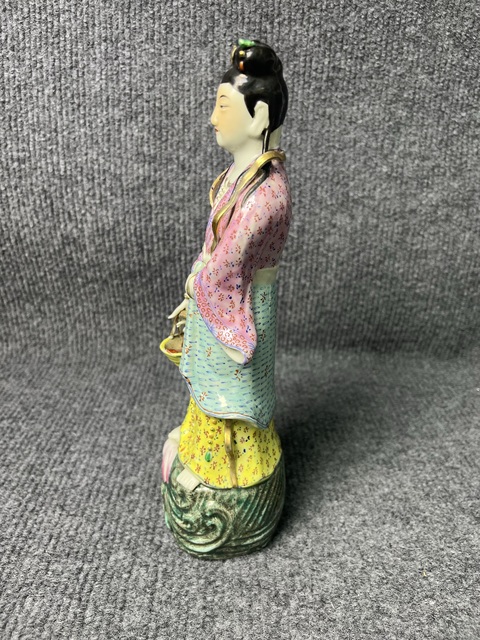 古玩陶瓷粉彩侍女塑像拍賣，當前價格1688元