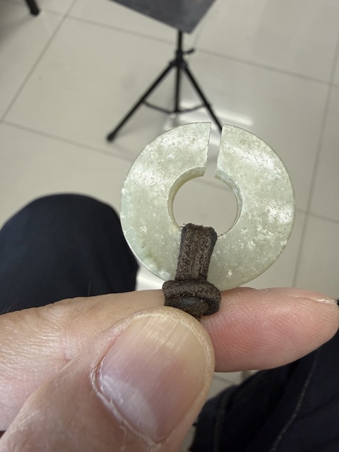 古玩玉器和田玉雕“素紋玦”真品鑒賞圖