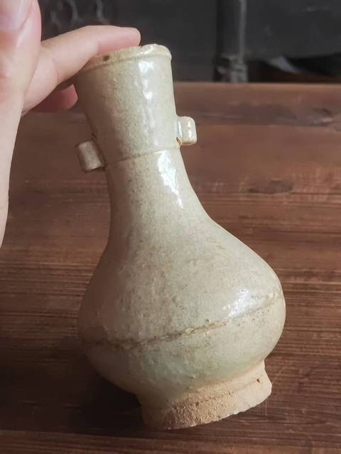 古玩陶瓷貫耳瓶真品鑒賞圖