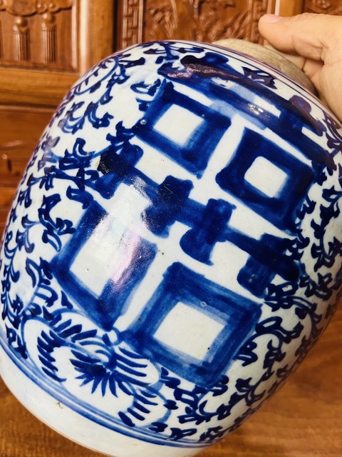 古玩陶瓷（清晚期）青花纏枝喜字紋罐拍賣，當前價格0元