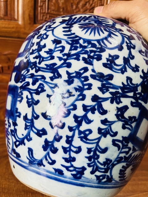 古玩陶瓷（清晚期）青花纏枝喜字紋罐拍賣，當前價格0元