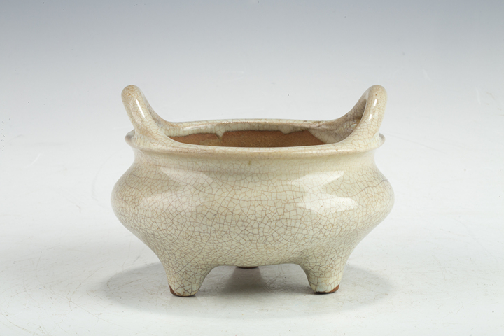 古玩陶瓷清中·哥釉橋耳三足爐拍賣，當前價格1728元