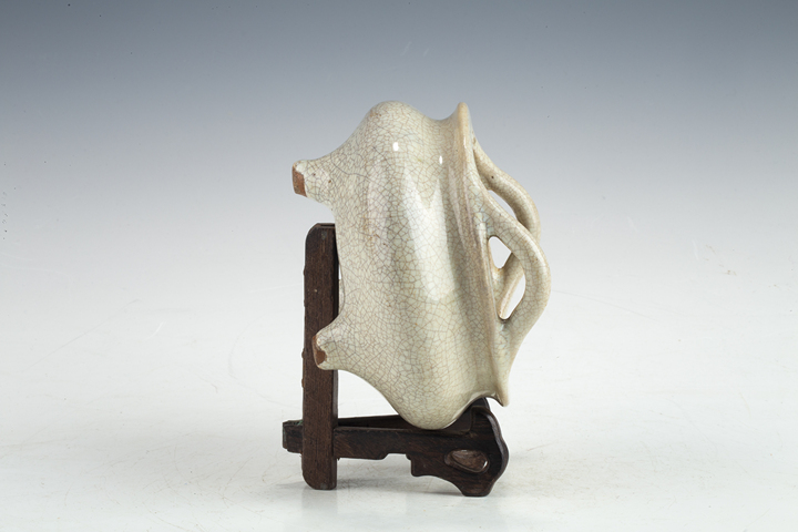 古玩陶瓷清中·哥釉橋耳三足爐拍賣，當前價格1728元