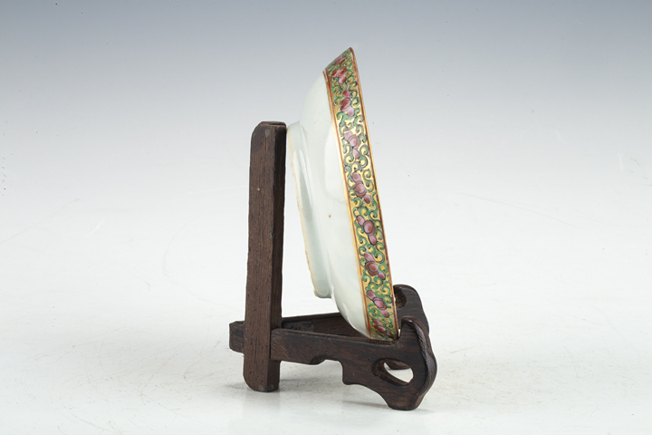 古玩陶瓷清晚·廣彩開窗人物花鳥紋杯碟一套真品鑒賞圖