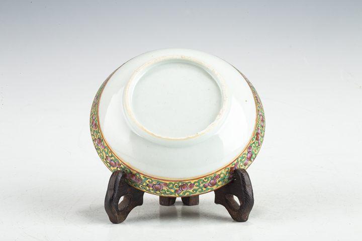 古玩陶瓷清晚·廣彩開窗人物花鳥紋杯碟一套真品鑒賞圖