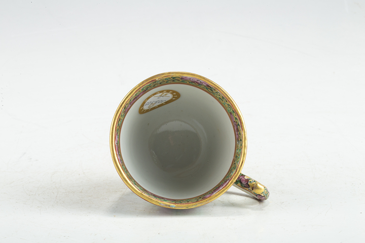 古玩陶瓷清晚·廣彩開窗人物花鳥紋杯碟一套真品鑒賞圖