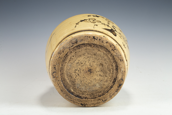 古玩陶瓷清早·白釉褐彩花卉紋罐真品鑒賞圖