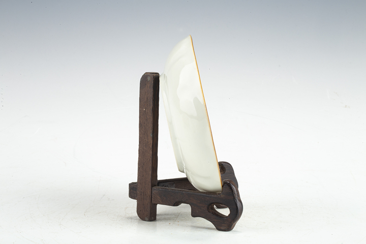 古玩陶瓷清中·粉彩雙鹿花卉紋碟一對拍賣，當前價格864元