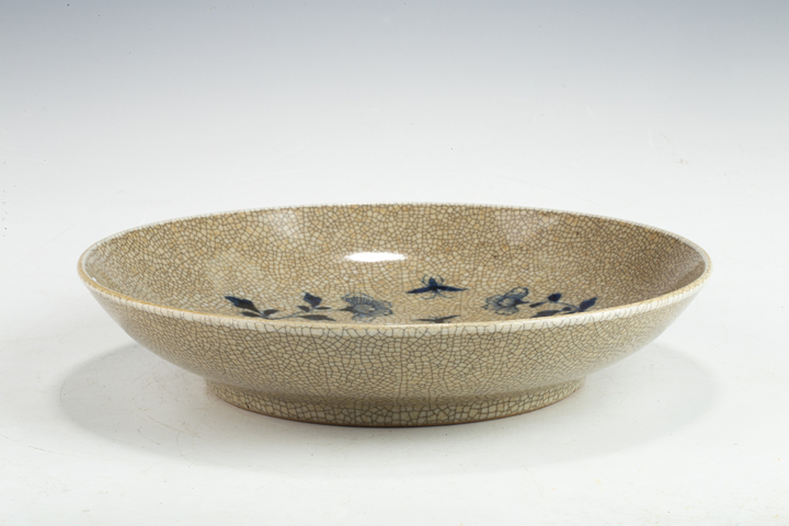 古玩陶瓷清中·哥釉青花花卉紋盤拍賣，當前價格1152元