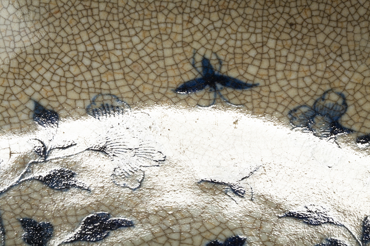 古玩陶瓷清中·哥釉青花花卉紋盤拍賣，當前價格1152元