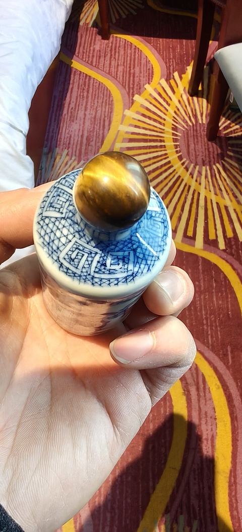 古玩陶瓷青花釉里紅鼻煙壺真品鑒賞圖