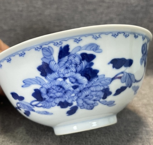 古玩陶瓷青花花卉紋碗真品鑒賞圖