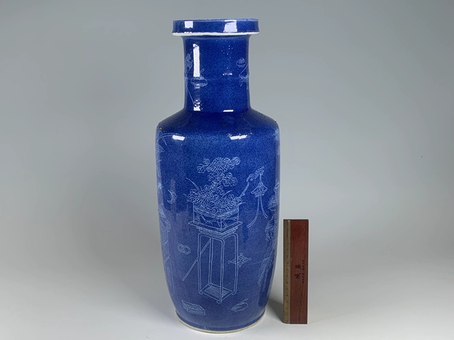 古玩陶瓷清晚期·灑藍(lán)暗刻博古花卉紋棒槌瓶拍賣，當(dāng)前價(jià)格6604元