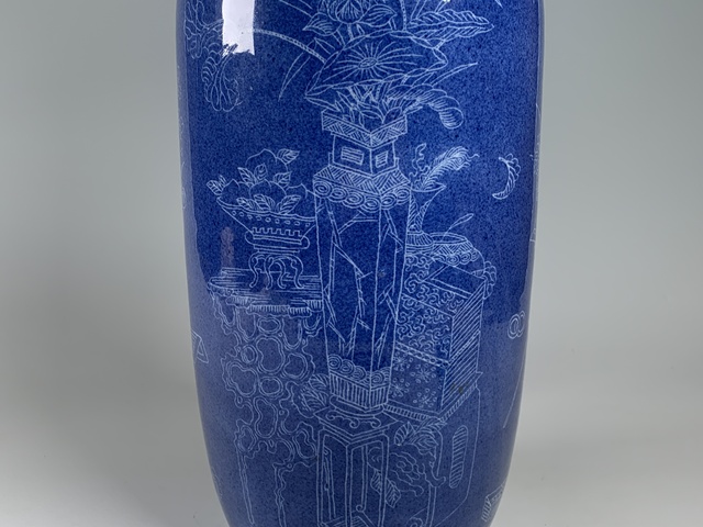 古玩陶瓷清晚期·灑藍(lán)暗刻博古花卉紋棒槌瓶拍賣，當(dāng)前價(jià)格6604元