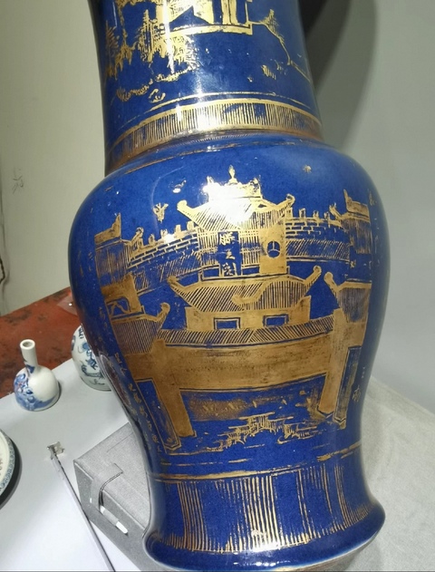 古玩陶瓷清雍乾灑藍(lán)描金山水樓閣鳳尾尊拍賣，當(dāng)前價(jià)格15000元