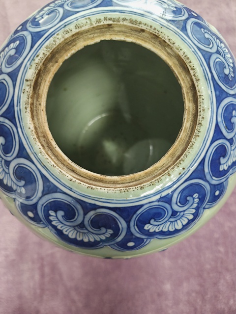 古玩陶瓷豆青加白罐真品鑒賞圖