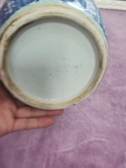 古玩陶瓷豆青加白罐真品鑒賞圖