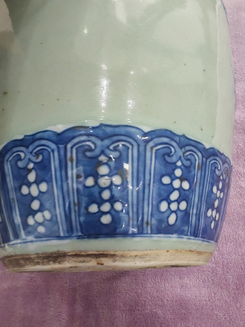 古玩陶瓷豆青加白罐真品鑒賞圖