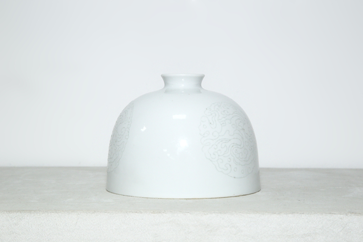 古玩陶瓷清晚期·白釉暗刻團龍紋太白尊真品鑒賞圖