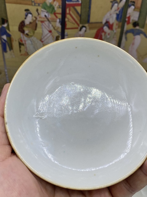 古玩陶瓷松石綠粉彩花卉紋蓋碗真品鑒賞圖