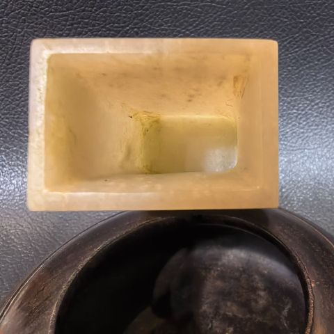 古玩玉器和田玉獸面紋花觚真品鑒賞圖