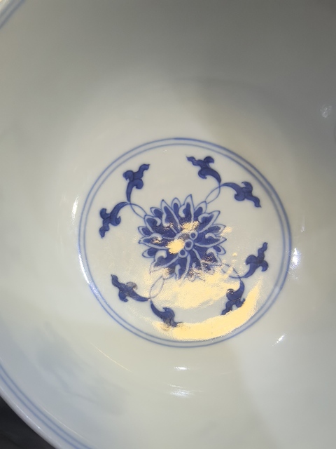 古玩陶瓷青花纏枝花卉紋宮式碗真品鑒賞圖