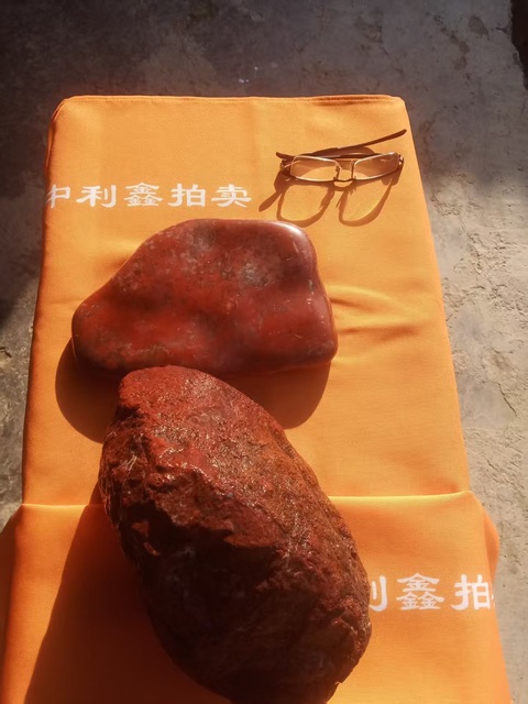 古玩玉器“桂林雞血玉”原石料真品鑒賞圖
