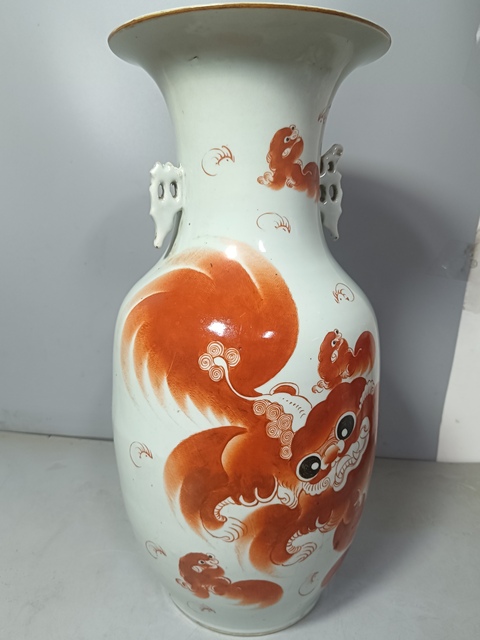 古玩陶瓷民國礬紅彩獅紋大瓶拍賣，當前價格2800元