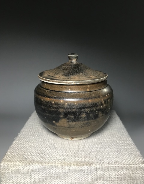 古玩陶瓷宋，褐釉蓋罐拍賣，當(dāng)前價(jià)格2000元