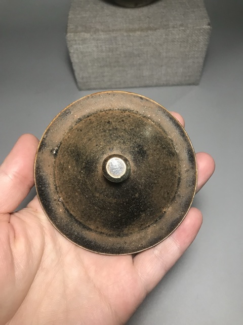 古玩陶瓷宋，褐釉蓋罐拍賣，當(dāng)前價(jià)格2000元