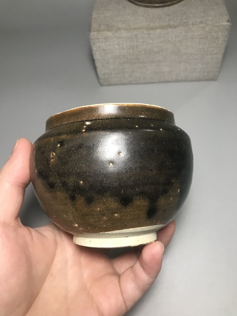 古玩陶瓷宋，褐釉蓋罐拍賣，當(dāng)前價(jià)格2000元