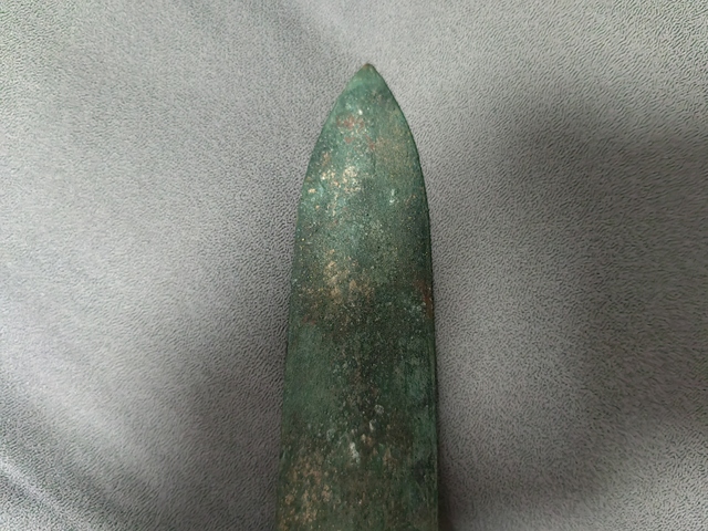 古玩銅器**劍拍賣，當前價格11000元