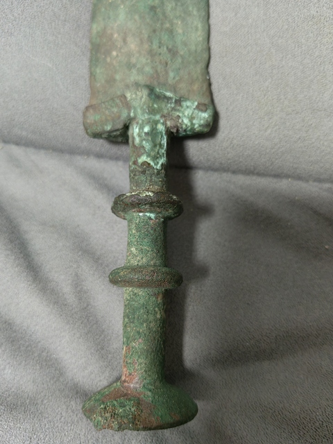 古玩銅器**劍拍賣，當前價格11000元