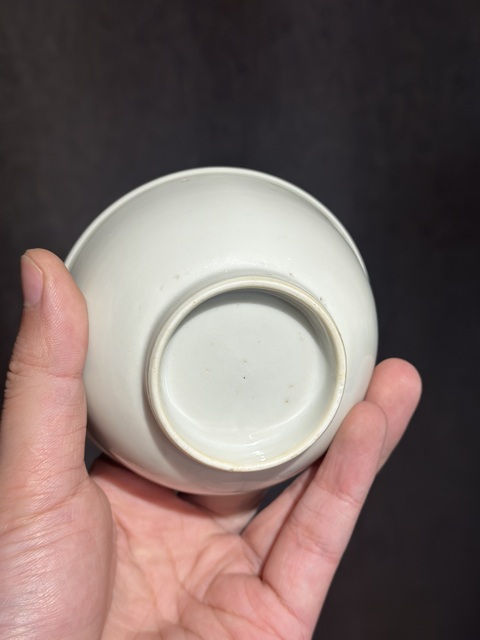 古玩陶瓷清順治至康熙甜白釉碗真品鑒賞圖