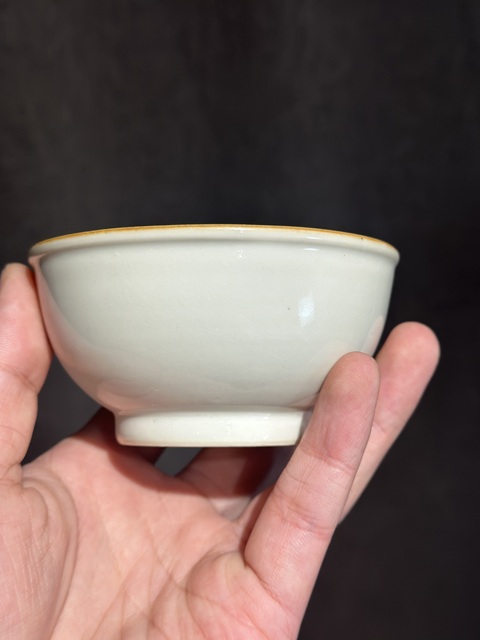 古玩陶瓷清順治至康熙甜白釉碗真品鑒賞圖