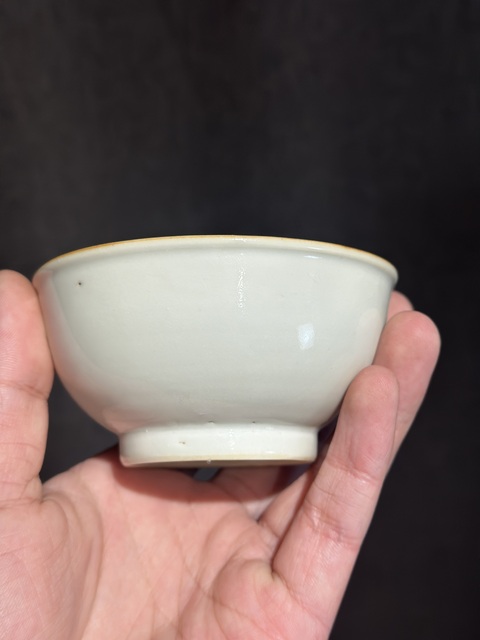 古玩陶瓷清順治至康熙甜白釉碗真品鑒賞圖