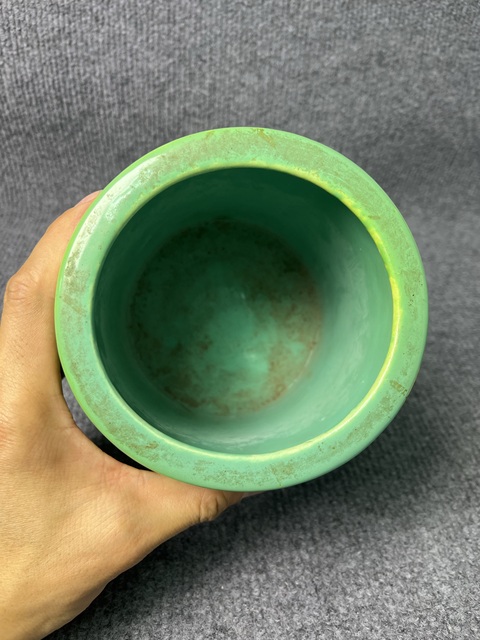 古玩陶瓷松石綠地堆塑梅花紋大筆筒拍賣，當(dāng)前價(jià)格2288元