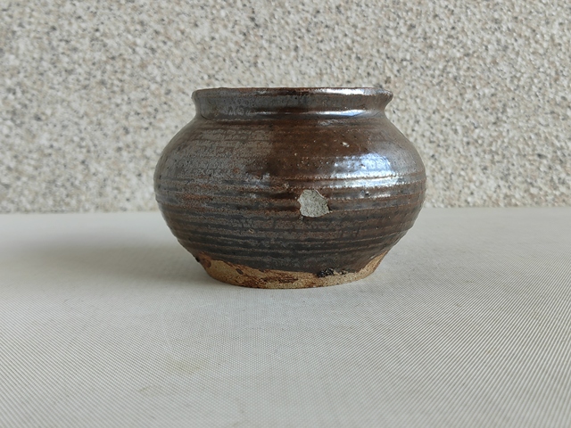 古玩陶瓷褐釉公道杯拍賣，當(dāng)前價(jià)格450元