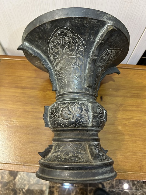 古玩銅器銅花觚真品鑒賞圖