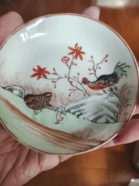 古玩陶瓷清中期石稚雞圖碟拍賣，當(dāng)前價(jià)格880元