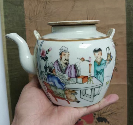 古玩陶瓷民國新粉彩人物提梁壺真品鑒賞圖