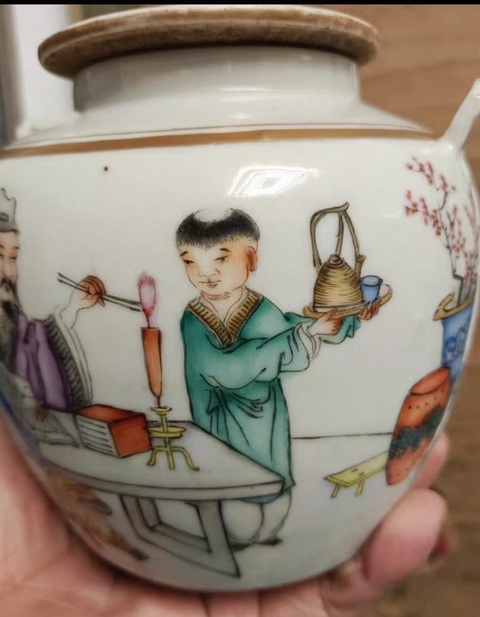 古玩陶瓷民國新粉彩人物提梁壺真品鑒賞圖