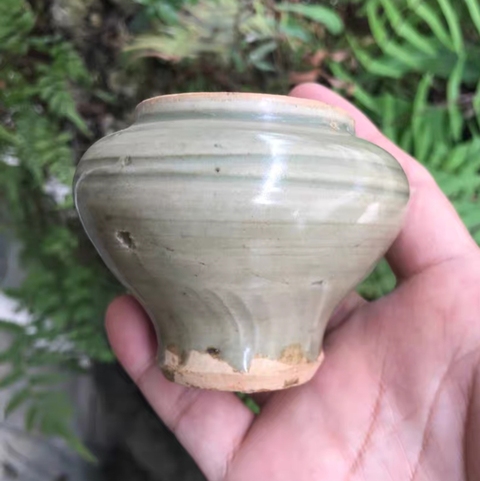 古玩陶瓷龍泉窯青釉蓋罐真品鑒賞圖