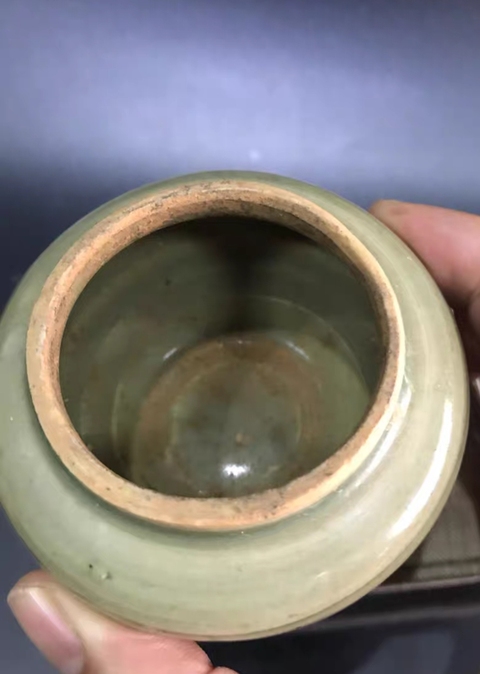 古玩陶瓷龍泉窯青釉蓋罐真品鑒賞圖