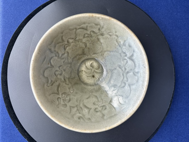 古玩陶瓷耀州窯纏枝花卉紋斗笠盞真品鑒賞圖