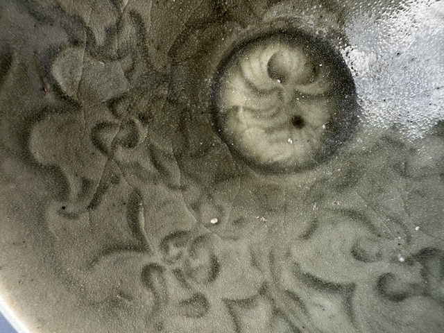 古玩陶瓷耀州窯纏枝花卉紋斗笠盞真品鑒賞圖