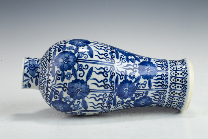 古玩陶瓷清晚·青花花卉紋雞腿瓶拍賣，當前價格613元