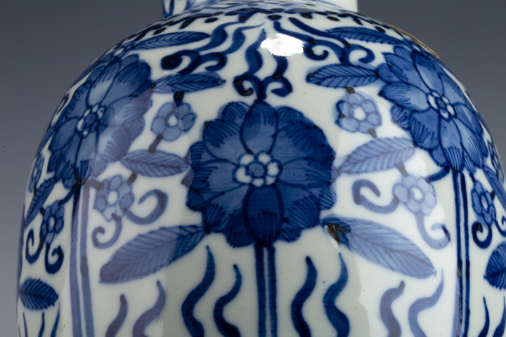 古玩陶瓷清晚·青花花卉紋雞腿瓶拍賣，當前價格613元