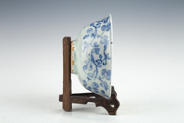 古玩陶瓷明早·青花纏枝花卉紋碗拍賣，當前價格468元